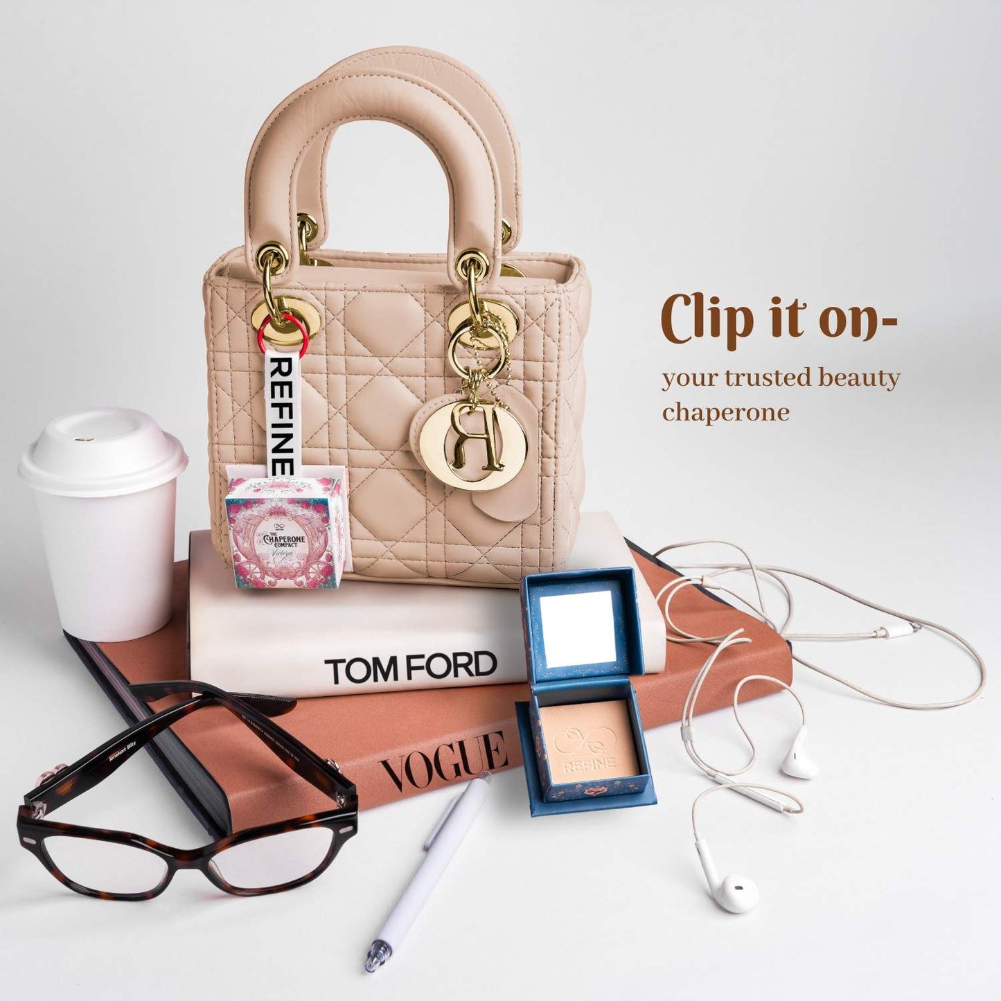 The Chaperone Compact Elizabeth | 6 g